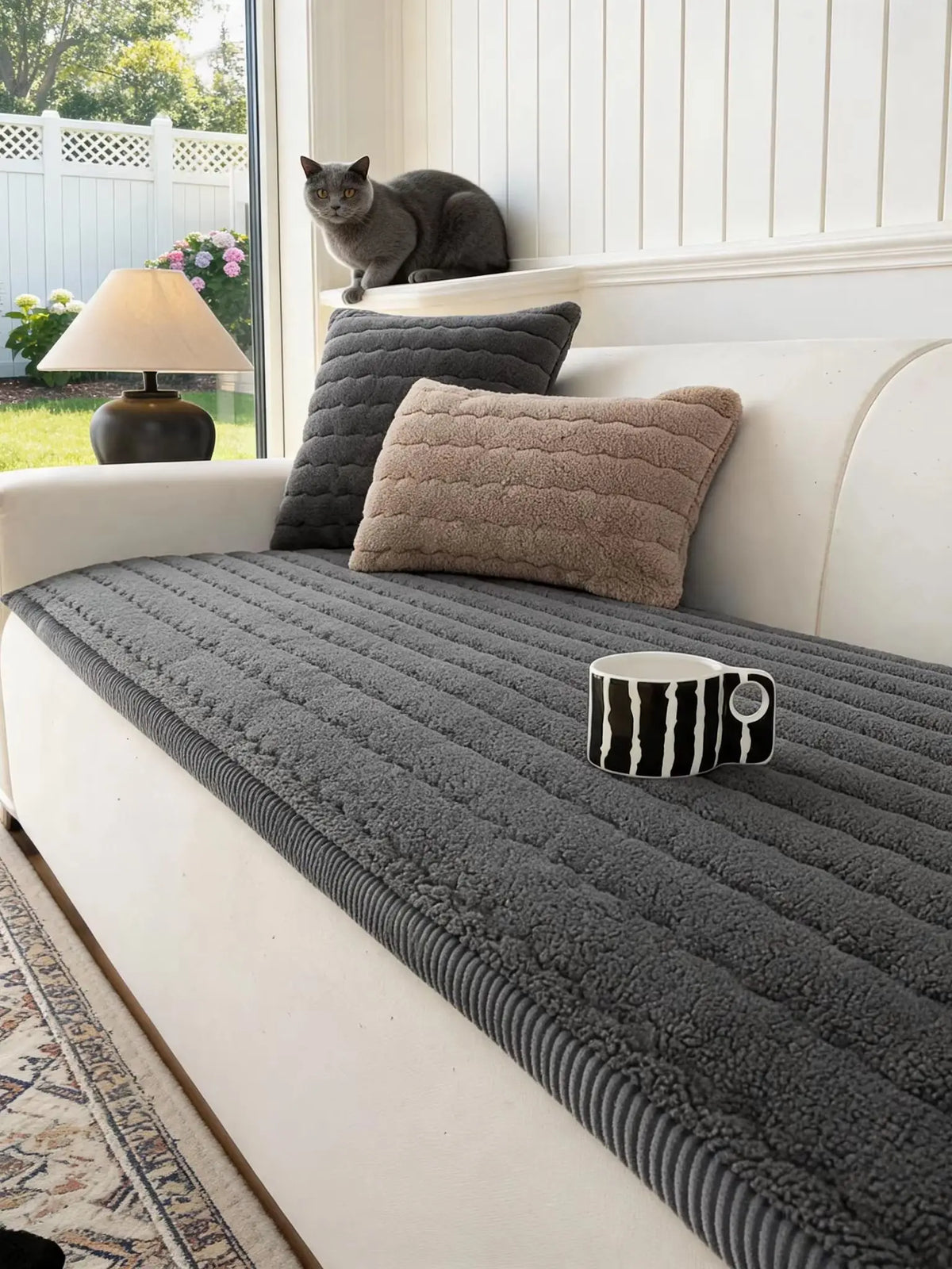 Durable Velvet Non Slip Decorative Home Sofa Cushion
