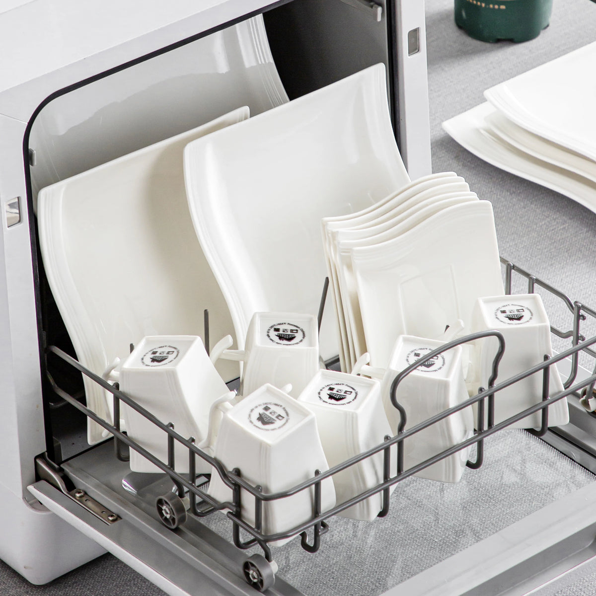 Malacasa Premium Porcelain Dinner Set For Home And Restaurant Dining
